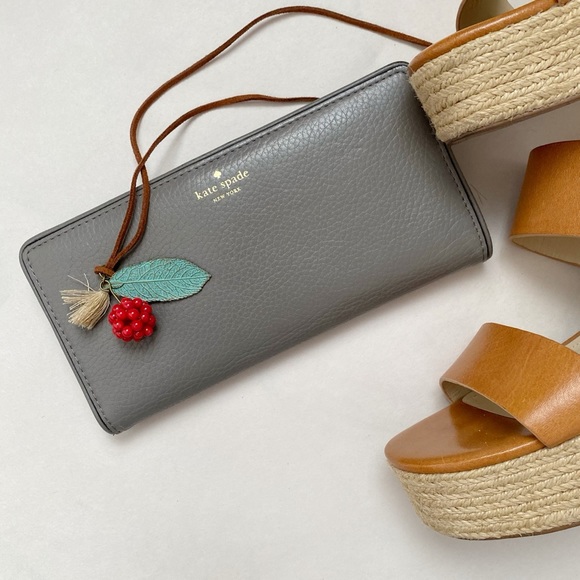 kate spade Handbags - Kate Spade Grey Bifold Minimalistic Leather Wallet